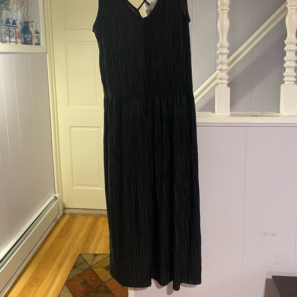 Black dress - Picture 2 of 4